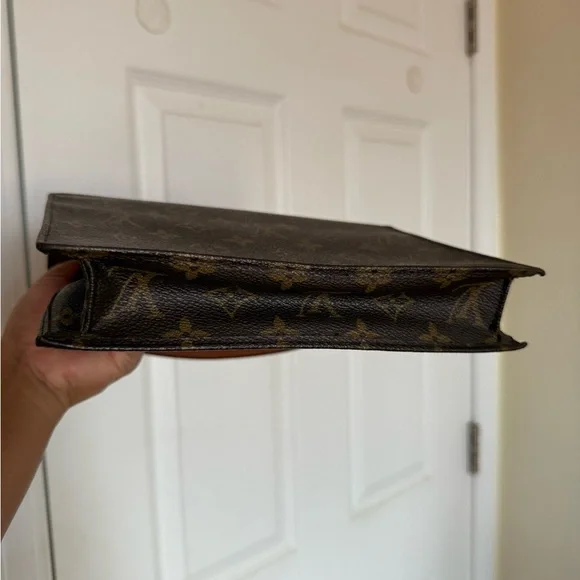 Louis Vuitton clutch - Picture 6 of 12